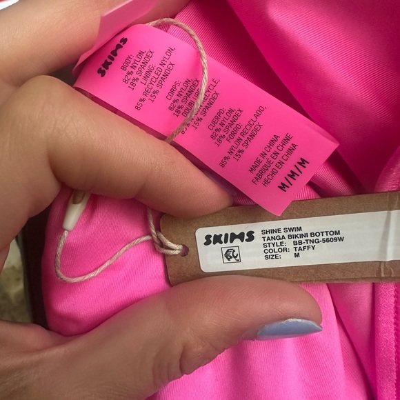 Sw6. Skims shine swim tanga bikini bottom in Taffy Pink NWT medium ๐ - Picture 5 of 5